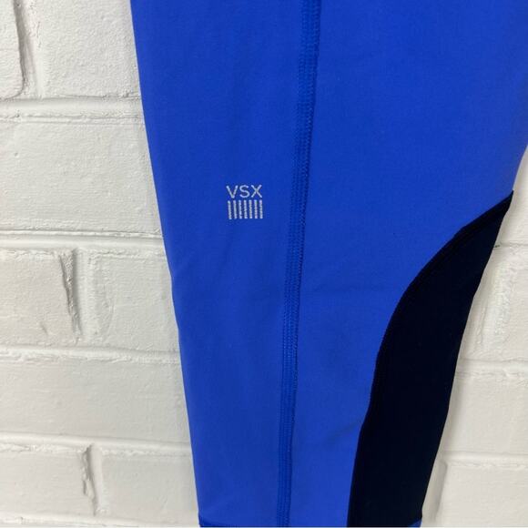 VSX Victoria’s Secret Capri Knockout Cropped Athletic Leggings Size M - Picture 8 of 8